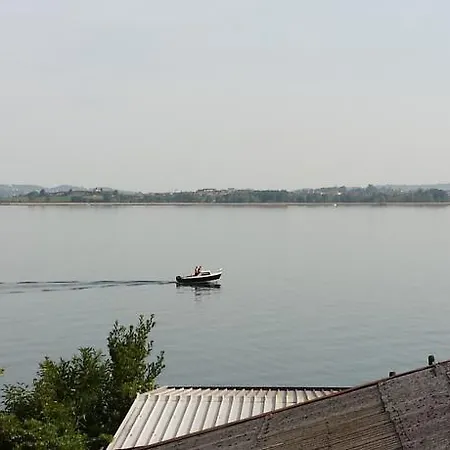 Lago Bed & Breakfast *